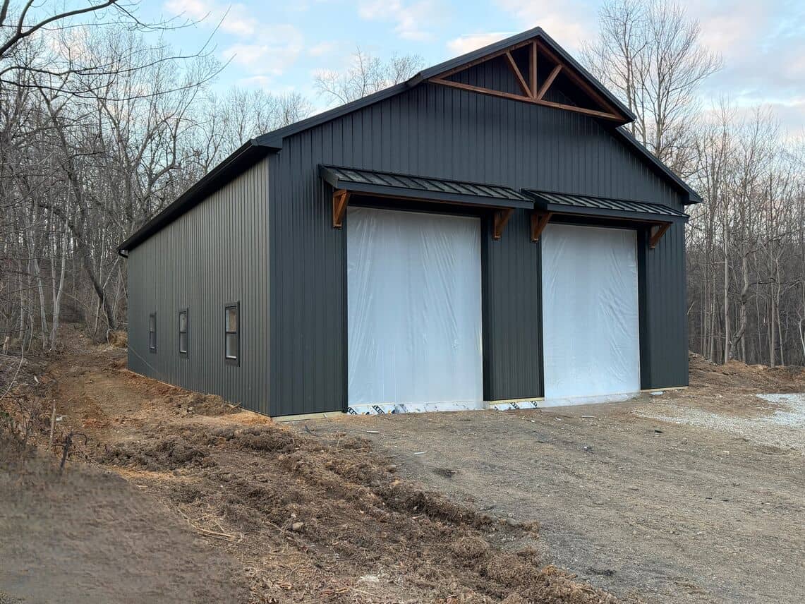 workshop/gargage with metal roof and siding